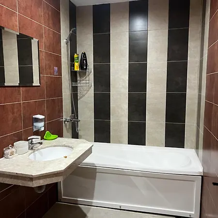 Lucky Star Next To The Lift With Free Parking